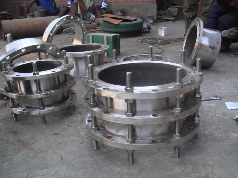 不鏽鋼傳力接頭生產現場（chǎng）