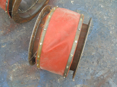 濟（jì）寧客戶訂購圓形織物補償器發貨現場